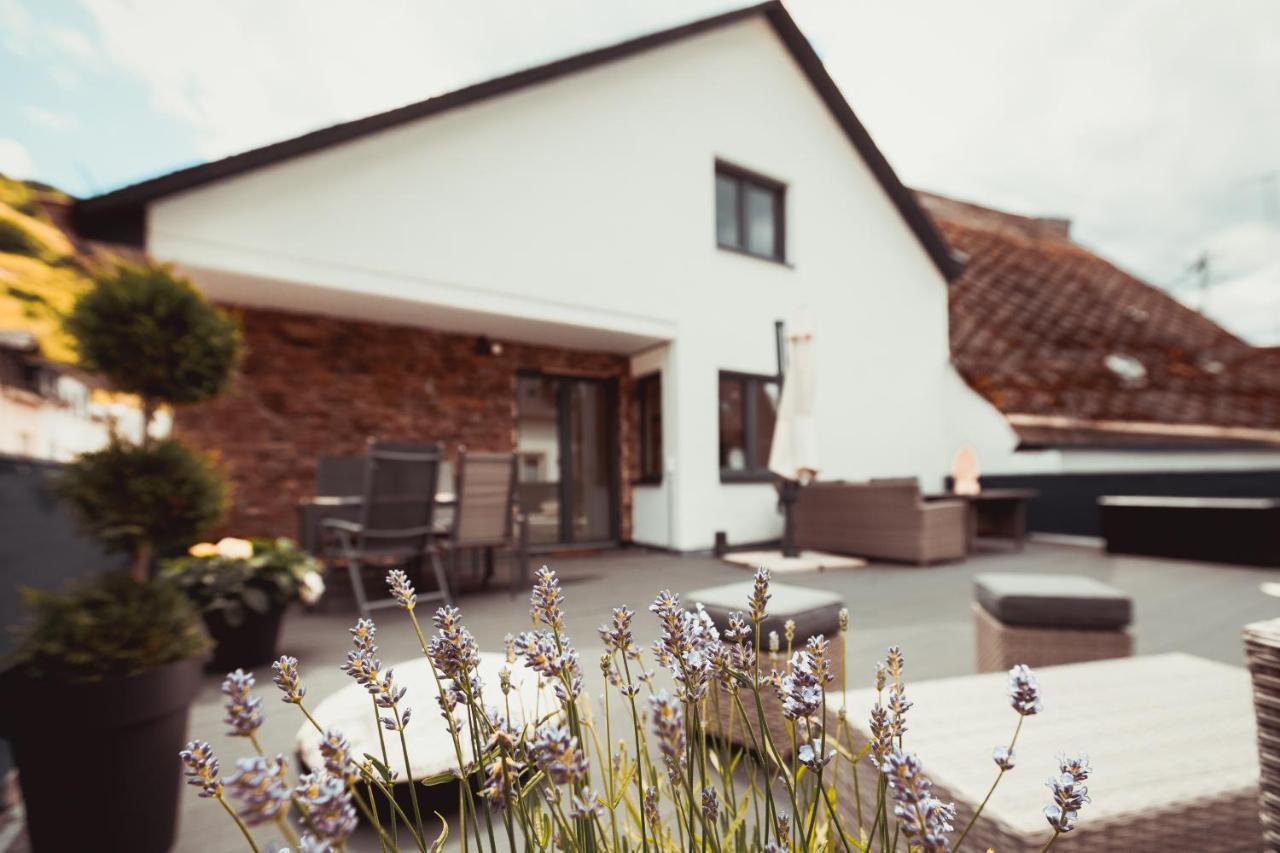 Exklusive Ferienwohnung An Der Mosel - Top Ausstattung - Dachterrasse - E-Ladestation - Netflix Senheim Eksteriør bilde
